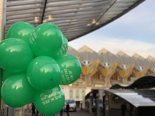  Ballontoef <a href='http://www.rotterdamsballonnenbedrijf.nl/plaatsen/kubuswoningen' class='w3-text-indigo'>Kubuswoningen</a> <a href='http://www.rotterdamsballonnenbedrijf.nl/plaatsen/blaak' class='w3-text-indigo'>Blaak</a> Rotterdam Rotterdamse Ballonnen