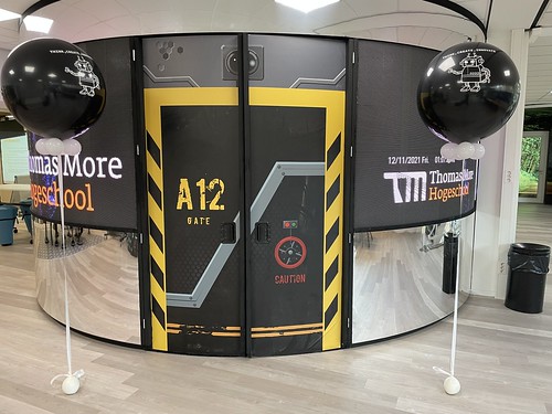  Cloudbuster Rond Bedrukt Open Dag <a href='http://www.rotterdamsballonnenbedrijf.nl/plaatsen/thomas-more-hogeschool' class='w3-text-indigo'>Thomas More Hogeschool</a> Rotterdam
