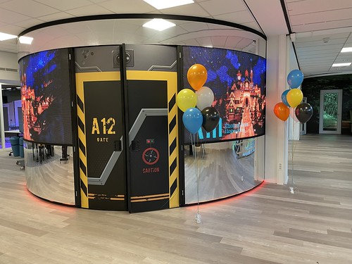  Tafeldecoratie 6ballonnen Gronddecoratie Open Dag <a href='http://www.rotterdamsballonnenbedrijf.nl/plaatsen/thomas-more-hogeschool' class='w3-text-indigo'>Thomas More Hogeschool</a> Rotterdam