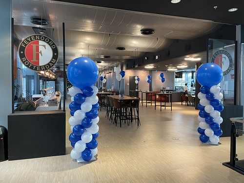  Ballonpilaar Breed Rond Tafeldecoratie 3ballonnen Uwv Feest Jan Linssen Zaal <a href='http://www.rotterdamsballonnenbedrijf.nl/plaatsen/maasgebouw' class='w3-text-indigo'>Maasgebouw</a> De Kuip <a href='http://www.rotterdamsballonnenbedrijf.nl/plaatsen/feyenoord' class='w3-text-indigo'>Feyenoord</a> Rotterdam
