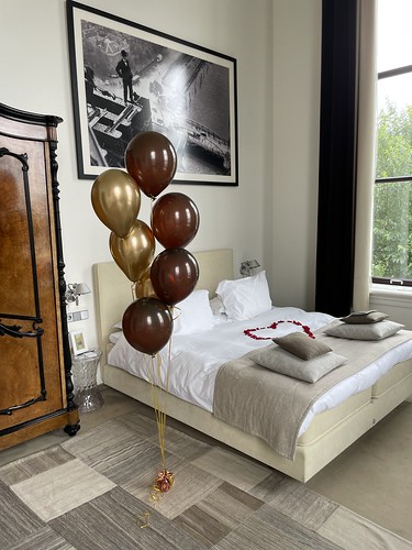  Tafeldecoratie 7ballonnen Gronddecoratie Kaner 4 Cornersuite Suite Hotel <a href='http://www.rotterdamsballonnenbedrijf.nl/plaatsen/pincoffs' class='w3-text-indigo'>Pincoffs</a> Rotterdam