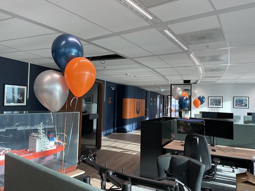  Tafeldecoratie 3ballonnen Unigas <a href='http://www.rotterdamsballonnenbedrijf.nl/plaatsen/blaak' class='w3-text-indigo'>Blaak</a> 555 Five55 Rotterdam