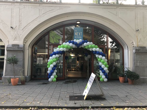  Ballonboog 7m Opening Pop Up Breakfast Club Alpro <a href='http://www.rotterdamsballonnenbedrijf.nl/plaatsen/hofbogen' class='w3-text-indigo'>Hofbogen</a> Rotterdam