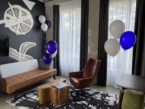  Tafeldecoratie 3ballonnen <a href='http://www.rotterdamsballonnenbedrijf.nl/plaatsen/the-slaak' class='w3-text-indigo'>The Slaak</a> Rotterdam A Tribute Portfolio Hotel Rotterdam