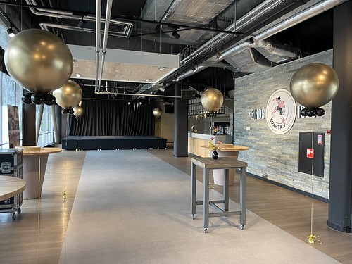  Cloudbuster Rond Chrome Goud Met Zwart Bedrijfsfeest Goedegebuur Vlees Jupiler Lounge <a href='http://www.rotterdamsballonnenbedrijf.nl/plaatsen/sparta' class='w3-text-indigo'>Sparta</a> Stadion Het Kasteel Spangen Rotterdam