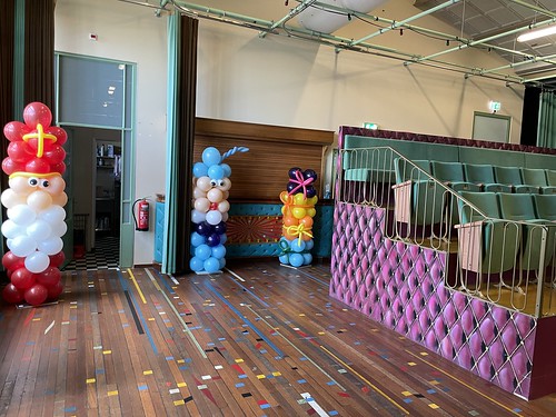  Ballonpilaar Sinterklaas Sint En Piet En Cadeau Kantine Walhalla Rotterdam