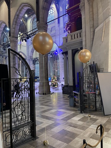  Cloudbuster Rond Lichtjesdiner Vrienden Van Sophia <a href='http://www.rotterdamsballonnenbedrijf.nl/plaatsen/laurenskerk' class='w3-text-indigo'>Laurenskerk</a> Rotterdam