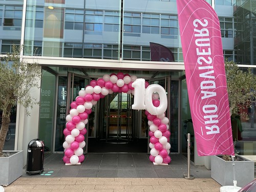  Ballonboog 6m Met Folieballon Cijfer Bedrijfsfeest 10 Jaar Jubileum Rho Adviseurs <a href='http://www.rotterdamsballonnenbedrijf.nl/plaatsen/lantarenvenster' class='w3-text-indigo'>Lantarenvenster</a> Rotterdam