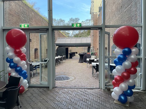  Ballonpilaar Breed Rond Fort Aan Den Hoek Van Holland Rotterdam