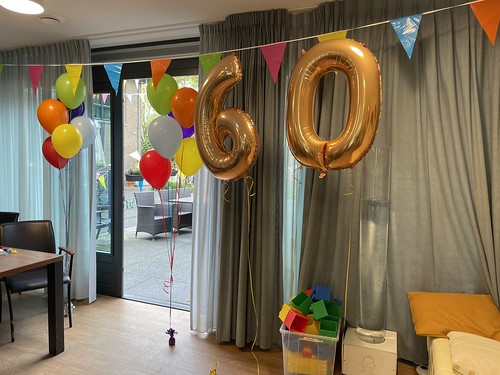  Folieballon Cijfer 60 Gronddecoratie 5ballonnen Verjaardag Iiov Omroep Max Max Maakt Mogelijk Asvz Woonvoorziening Doggersbank Hoogvliet Rotterdam