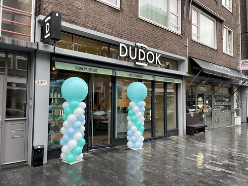  Ballonpilaar <a href='http://www.rotterdamsballonnenbedrijf.nl/plaatsen/dudok' class='w3-text-indigo'>Dudok</a> Patisserie <a href='http://www.rotterdamsballonnenbedrijf.nl/plaatsen/meent' class='w3-text-indigo'>Meent</a> Rotterdam