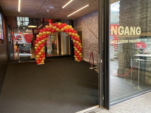  Ballonboog 6m Pieter Derks Ja Leuk <a href='http://www.rotterdamsballonnenbedrijf.nl/plaatsen/oude-luxor' class='w3-text-indigo'>Oude Luxor</a> Theater Rotterdam