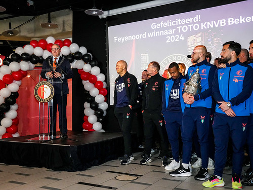  Ballonboog Huldiging Winnaar Toto Knvb Bekerfinale 2023 2024 <a href='http://www.rotterdamsballonnenbedrijf.nl/plaatsen/feyenoord' class='w3-text-indigo'>Feyenoord</a> Nec Centrale Hal <a href='http://www.rotterdamsballonnenbedrijf.nl/plaatsen/centrale-bibliotheek' class='w3-text-indigo'>Centrale Bibliotheek</a> Rotterdam