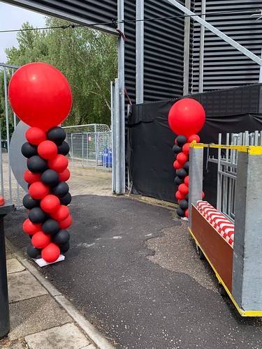  Ballonpilaar Woudestein <a href='http://www.rotterdamsballonnenbedrijf.nl/plaatsen/excelsior' class='w3-text-indigo'>Excelsior</a> Van Donge En De Roo Stadion Rotterdam