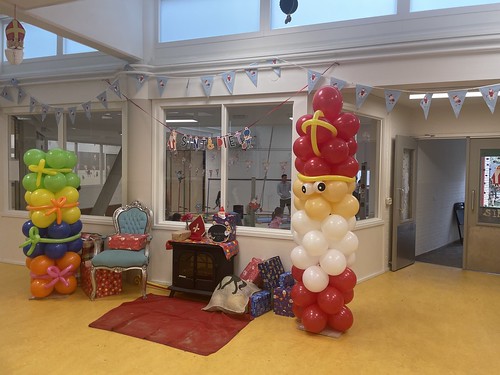  Ballonpilaar Sinterklaas En Cadeautjes Bso De Kleine Pijler Rotterdam