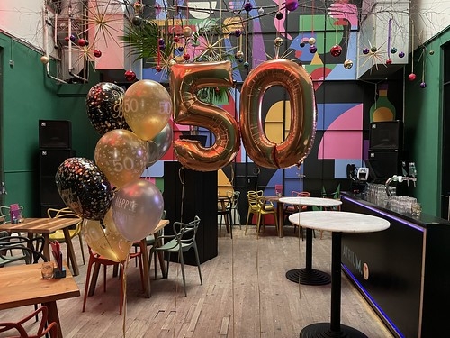 Ballonboeket Folieballon Cijfer 50 Verjaardag Abraham Sarah Nieuw Rotterdams Cafe NRC Rotterdam