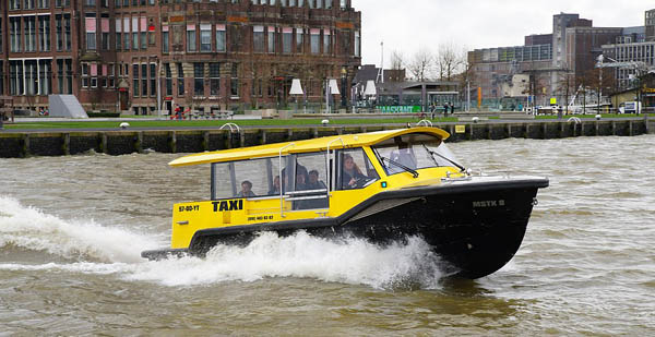 Circle Line. Discover Rotterdam in style with the new Hop On, Hop Off Water Taxi.