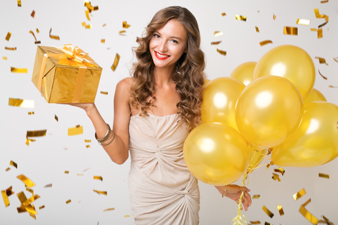 10 Reasons to order Golden Balloons for your party