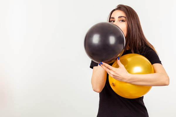 Lees hier waarom je ballonnen altijd met een pompje moet opblazen