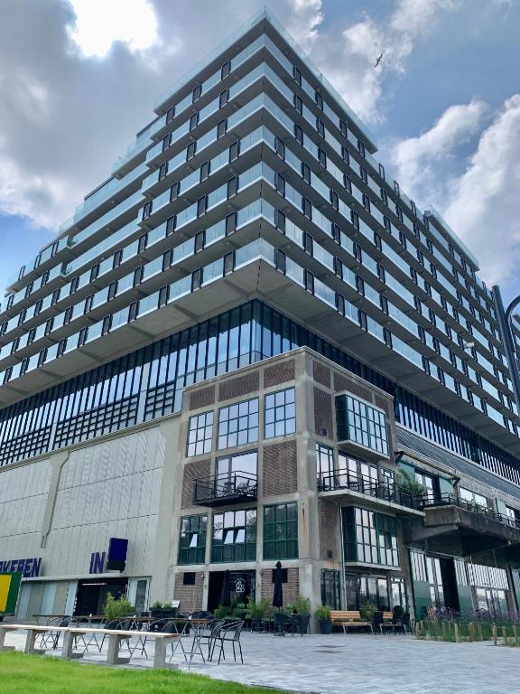 ZAAL HUREN BED, BITES & BUSINESS HOTEL ROTTERDAM