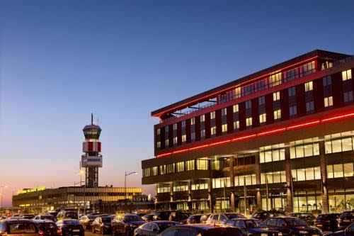 ZAAL HUREN FLETCHER HOTEL-RESTAURANT WINGS-ROTTERDAM