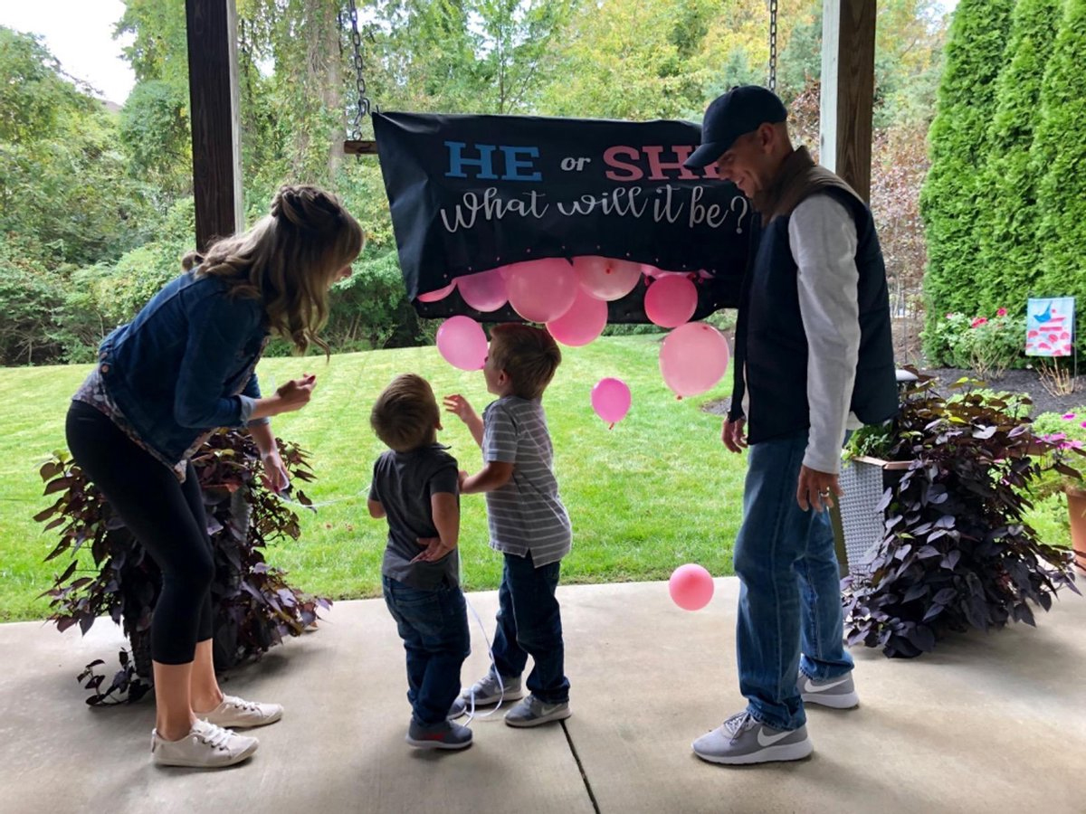 GENDER REVEAL BALLOON DROP