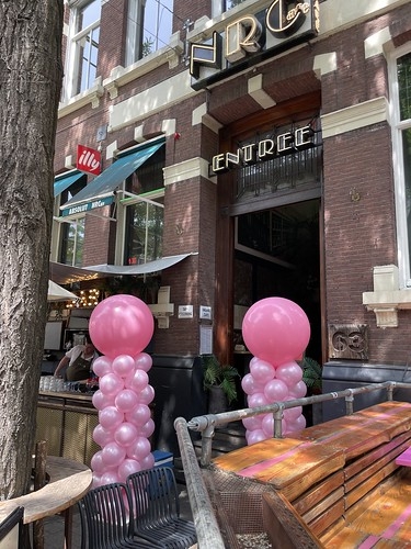 Ballonpilaar Breed Rond Pride Roze Zaterdag Nieuw Rotterdams Cafe NRC Witte de Withstraat Rotterdam