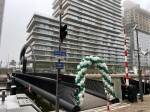 Heropening van de Ibisbrug in Rotterdam. Omlopen naar de Hertekade voorbij